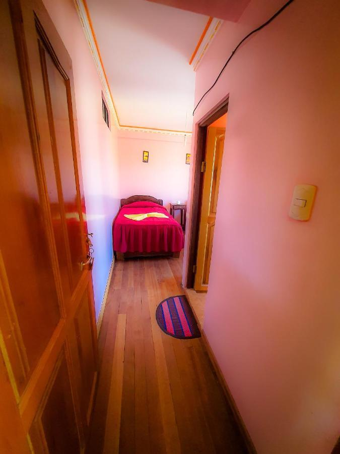 Hostal Luz Yhobimar Копакабана Екстер'єр фото