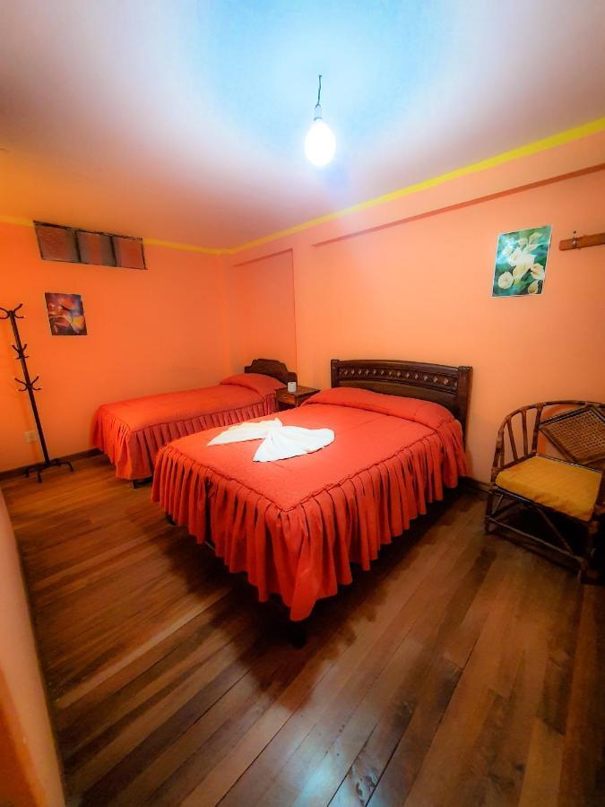 Hostal Luz Yhobimar Копакабана Екстер'єр фото