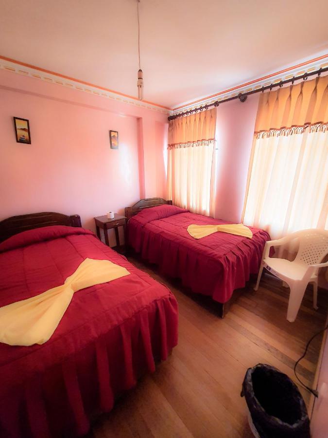 Hostal Luz Yhobimar Копакабана Екстер'єр фото