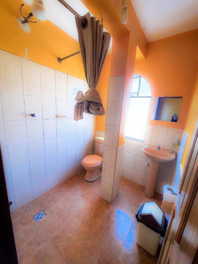 Hostal Luz Yhobimar Копакабана Екстер'єр фото