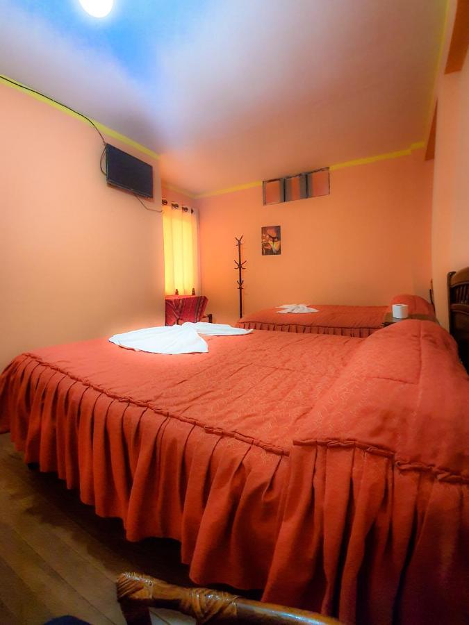 Hostal Luz Yhobimar Копакабана Екстер'єр фото