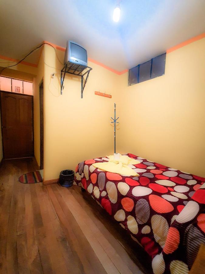 Hostal Luz Yhobimar Копакабана Екстер'єр фото