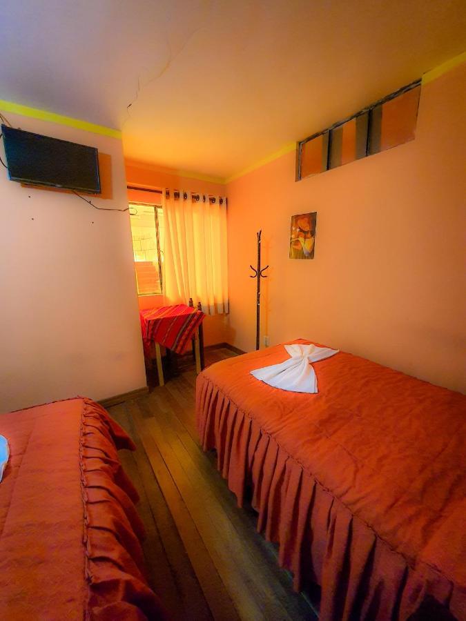 Hostal Luz Yhobimar Копакабана Екстер'єр фото
