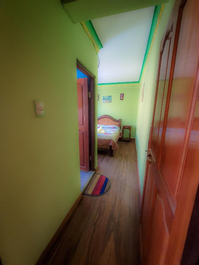 Hostal Luz Yhobimar Копакабана Екстер'єр фото