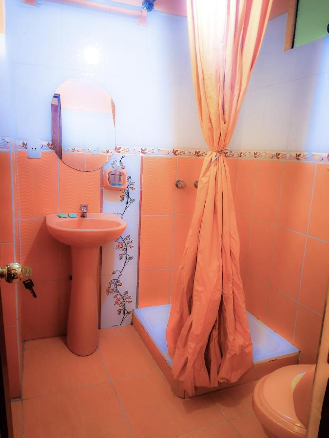 Hostal Luz Yhobimar Копакабана Екстер'єр фото