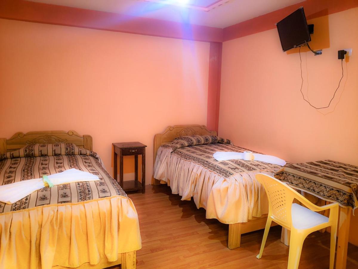 Hostal Luz Yhobimar Копакабана Екстер'єр фото