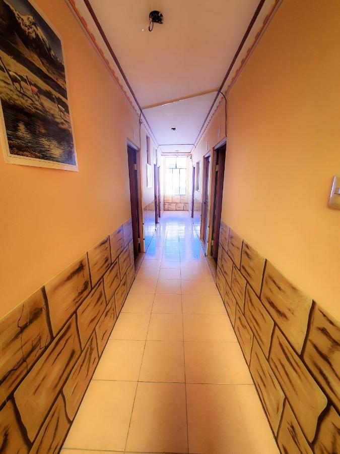 Hostal Luz Yhobimar Копакабана Екстер'єр фото